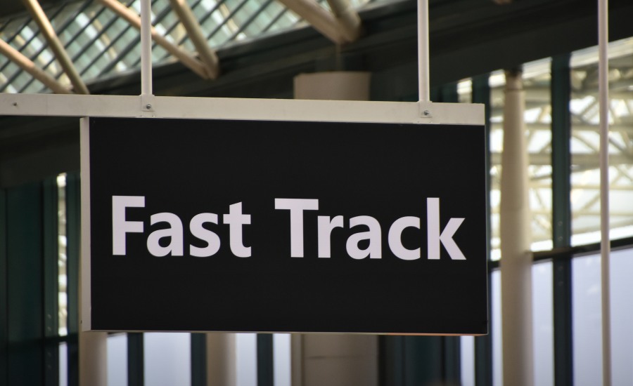 Fast Track i Business Pass Premium na Lotnisku Chopina – od teraz dostępne w eTravel