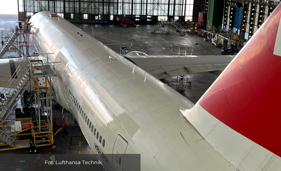 Pierwszy boeing B777-300ER z AeroSHARK linii SWISS